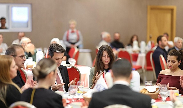 Başkan Denizli, 18 Mart Şehitleri Anma Günü ve Çanakkale Zaferi’nin 110. yıl dönümünde şehit aileleri ve gaziler ile bir araya geldi  