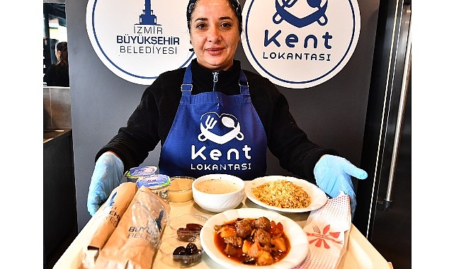 İzmir’de “Askıda Yemek” dayanışması sürüyor