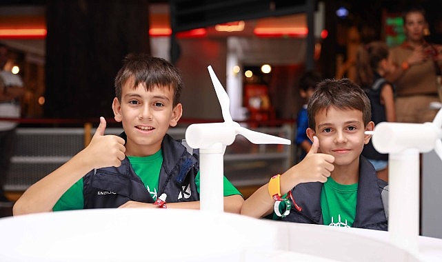 23 Nisan’a Özel Yenilenebilir Enerji Boyama Atölyesi’nde Çocukların Hayalleri Renklendi