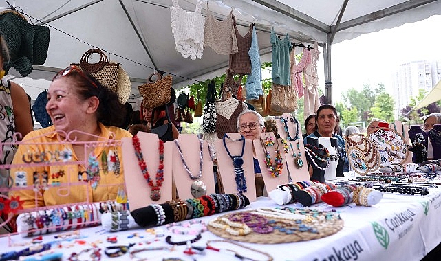 Hüseyin Can Güner Zafer Park’ta Vatandaşlarla Buluştu