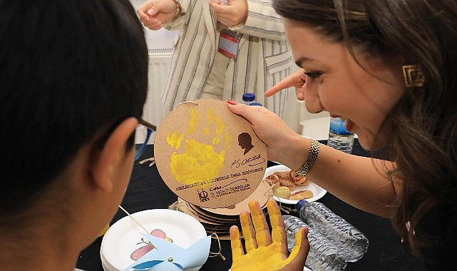 Keçiören Belediyesi’nden engelli çocuklara karne hediyesi