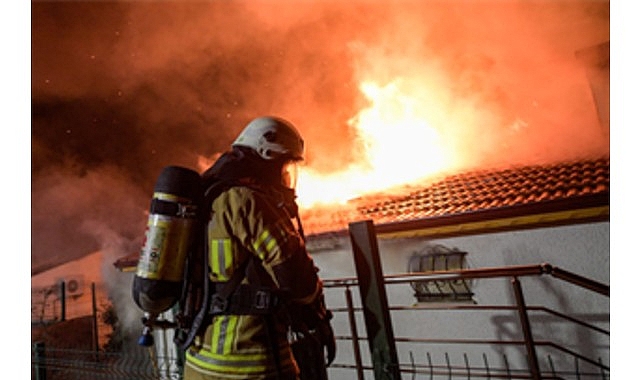 İzmir İtfaiyesi yangın riskine karşı herkesi dikkatli olmaya çağırdı