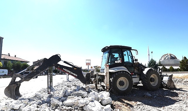 Şehir Mezarlığı Yanındaki Görüntü ve Çevre Kirliliği Gideriliyor