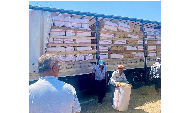 Urla Belediyesinden Zeytineli’ne 19 Ton Saman Desteği