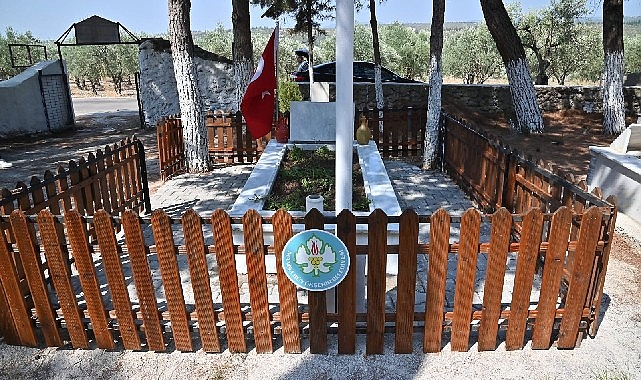 Manisa Büyükşehir Belediyesi Şehit Kabirlerini Yeniliyor