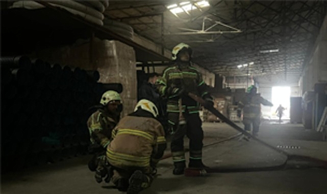 Bornova’daki depo yangınına hızlı müdahale