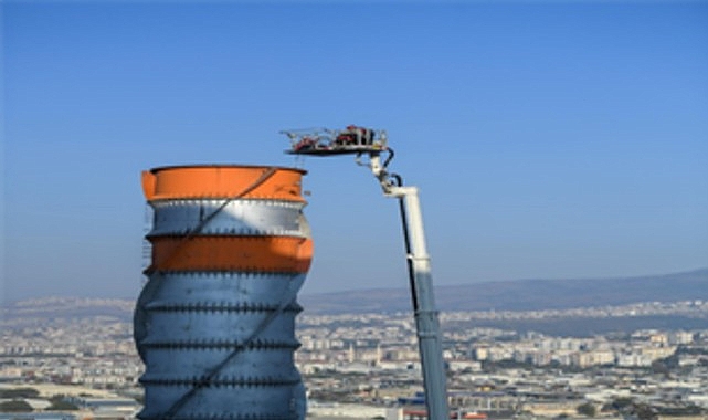 İzmir İtfaiyesi’nden baş döndüren kurtarma operasyonu