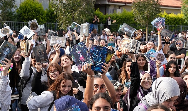 Kocaeli Kitap Fuarı’nda kitap aşkı kuyruklara sığmadı
