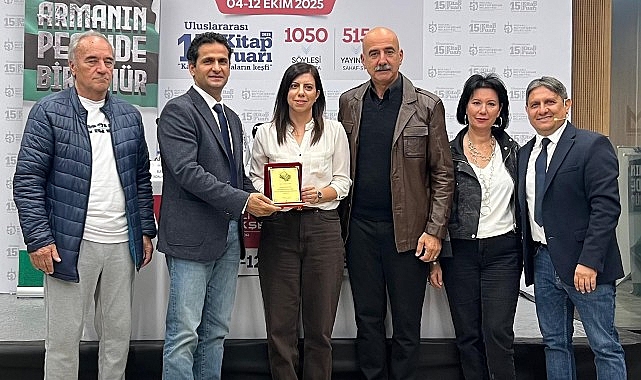 Körfez’in eski oyuncusu Orhan Ak, Kitap Fuarı’nda açıkladı; “Kocaelispor sayesinde var oldum”