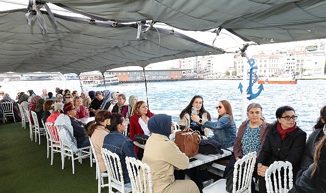 Küçükçekmeceli kadınlar İstanbul Boğazı’nda