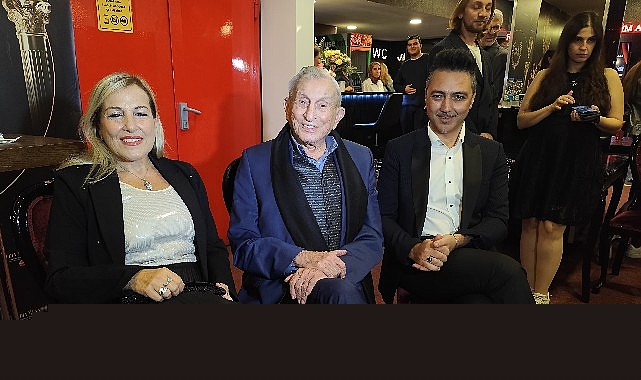 Tiyatro Efsanesinden Rekor: Haldun Dormen 98 Yaşında Yönetmen Koltuğunda!