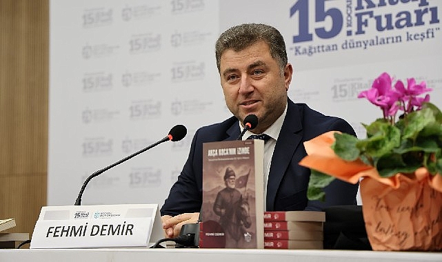 Yerel yazar ve şairler fuarda sahneye çıktı