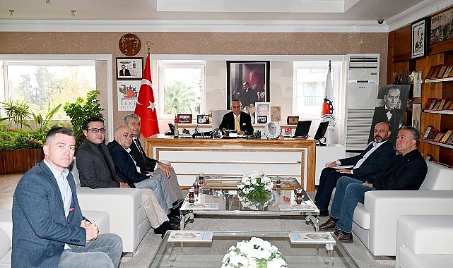 DİSK Antalya Şubesi’nden Başkan Topaloğlu’na Öğretmenler Günü kutlaması