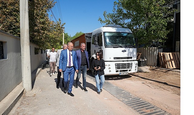 Gaziemir’de asfalt seferberliği: İki ayda 4 bin 472 metrekare alan asfaltlandı