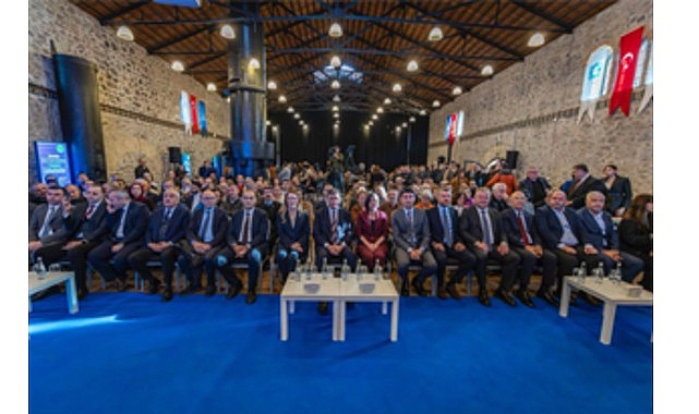 “Gururla, umutla ve kararlılıkla İzmir’in geleceğini inşa ediyoruz”