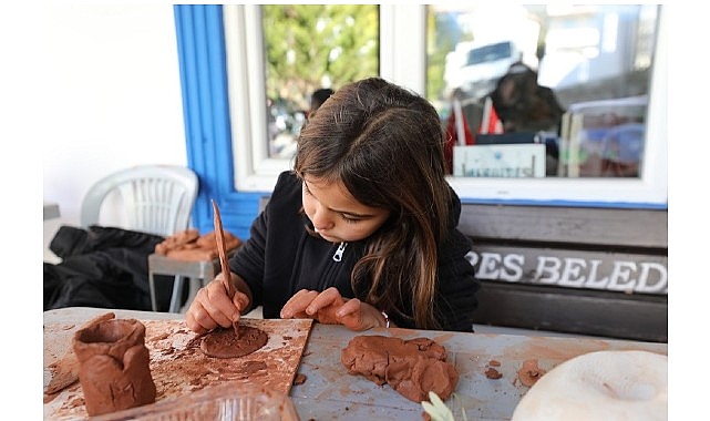 Menderes’te Coşkulu Yılbaşı Pazarı